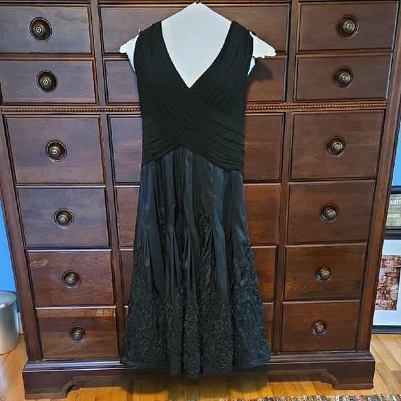 Adrianna Papell Dresses & Skirts - Adrianna Papell Special Occasion Dress Size 14 Black